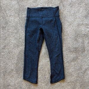 Lululemon Blue Cropped Leggings size 6
